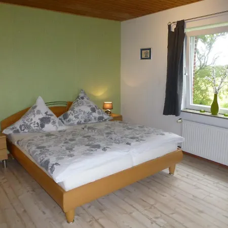 Holiday home Omas Oll Huus *